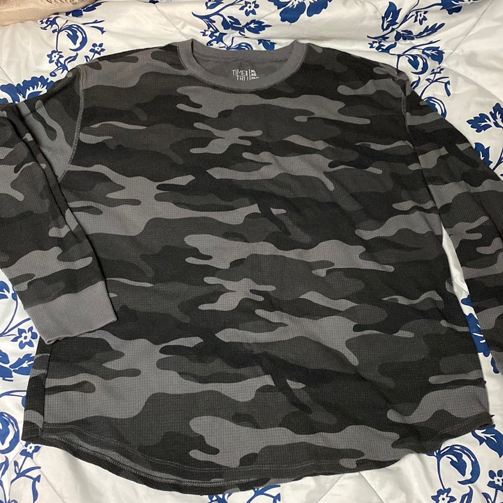 Long sleeve camo